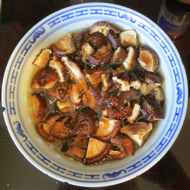 Soaking shiitake mushrooms
