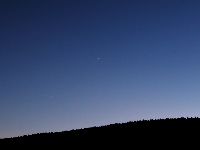 Conjunction of Venus and Jupiter, 2015-06-30