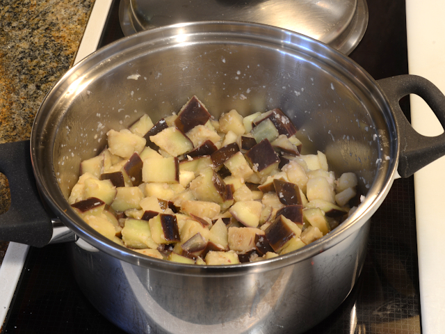 Eggplant cooked with oil and garlic