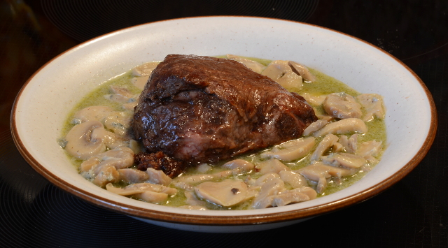 Steak with roquefort sauce