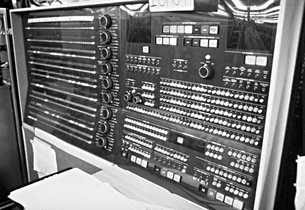 Univac 1110 maintenance panel