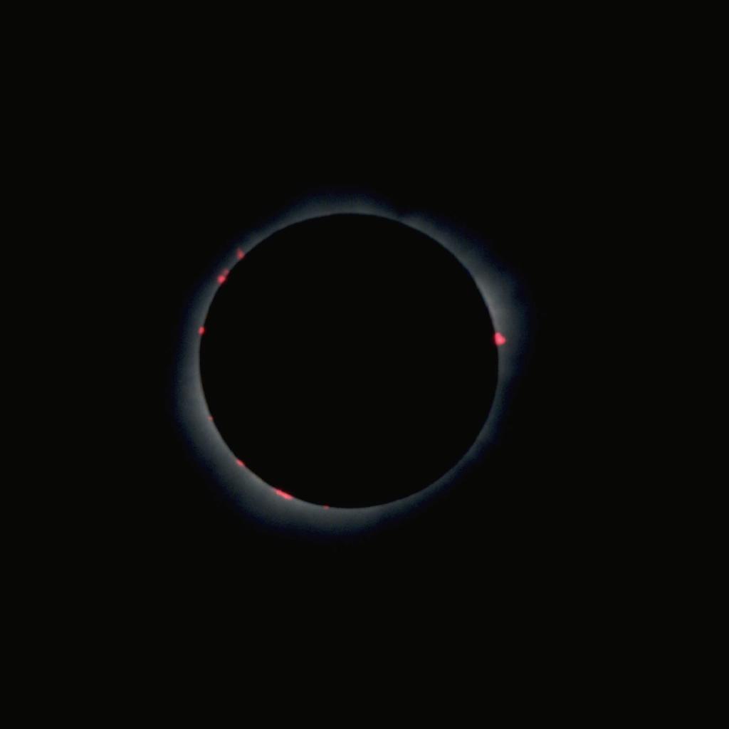 Large eclipse image: Slide 24