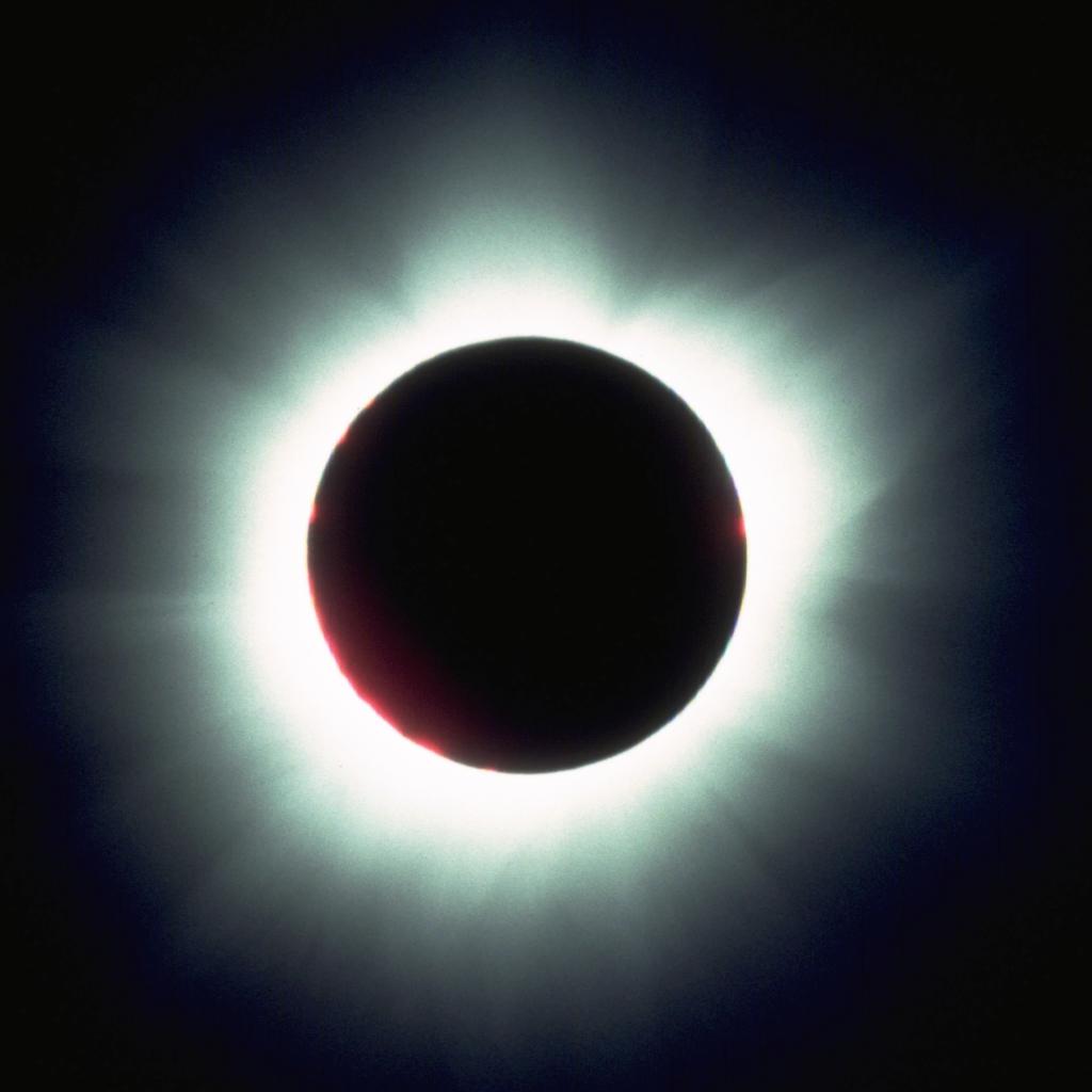 Large eclipse image: Slide 31